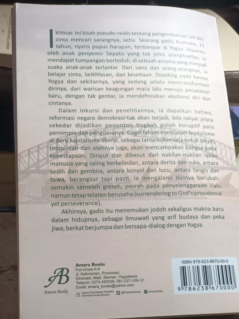 Buku Fiksi Novel Anna Lambert Sepotong Cinta Bersemi di Yogya Cover Belakang