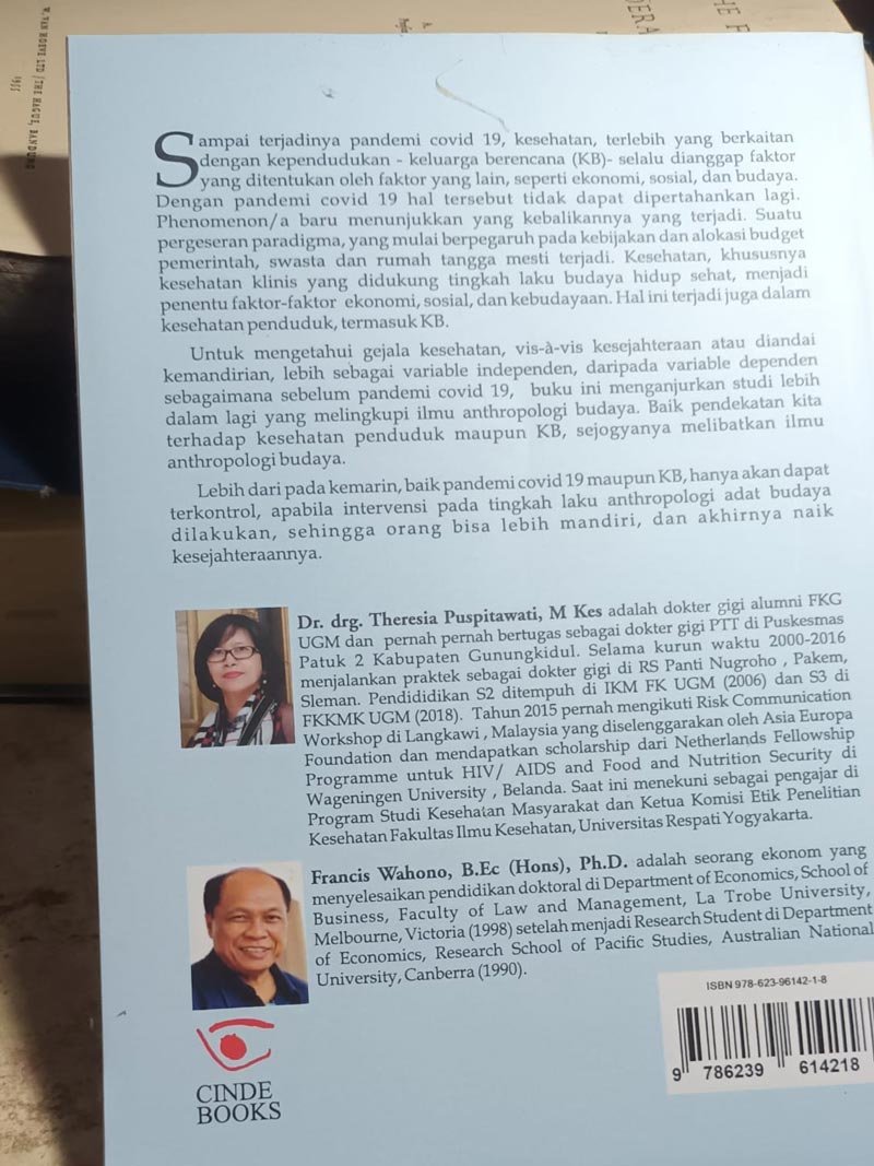 Buku Kesehatan dan Kependudukan Reexamined Cover Belakang